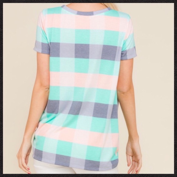 โผ๏ธFINAL PRICEโผ๏ธPastel Plaid Top w/Twisted Hem Knot - Picture 4 of 8